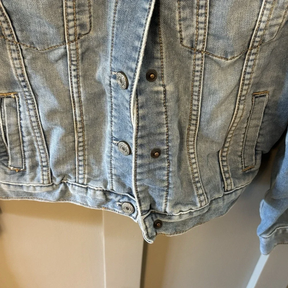 Gap Kids Faded Blue‎ Denim Jacket Size Large (10) – Classic Everyday Jean Jacket